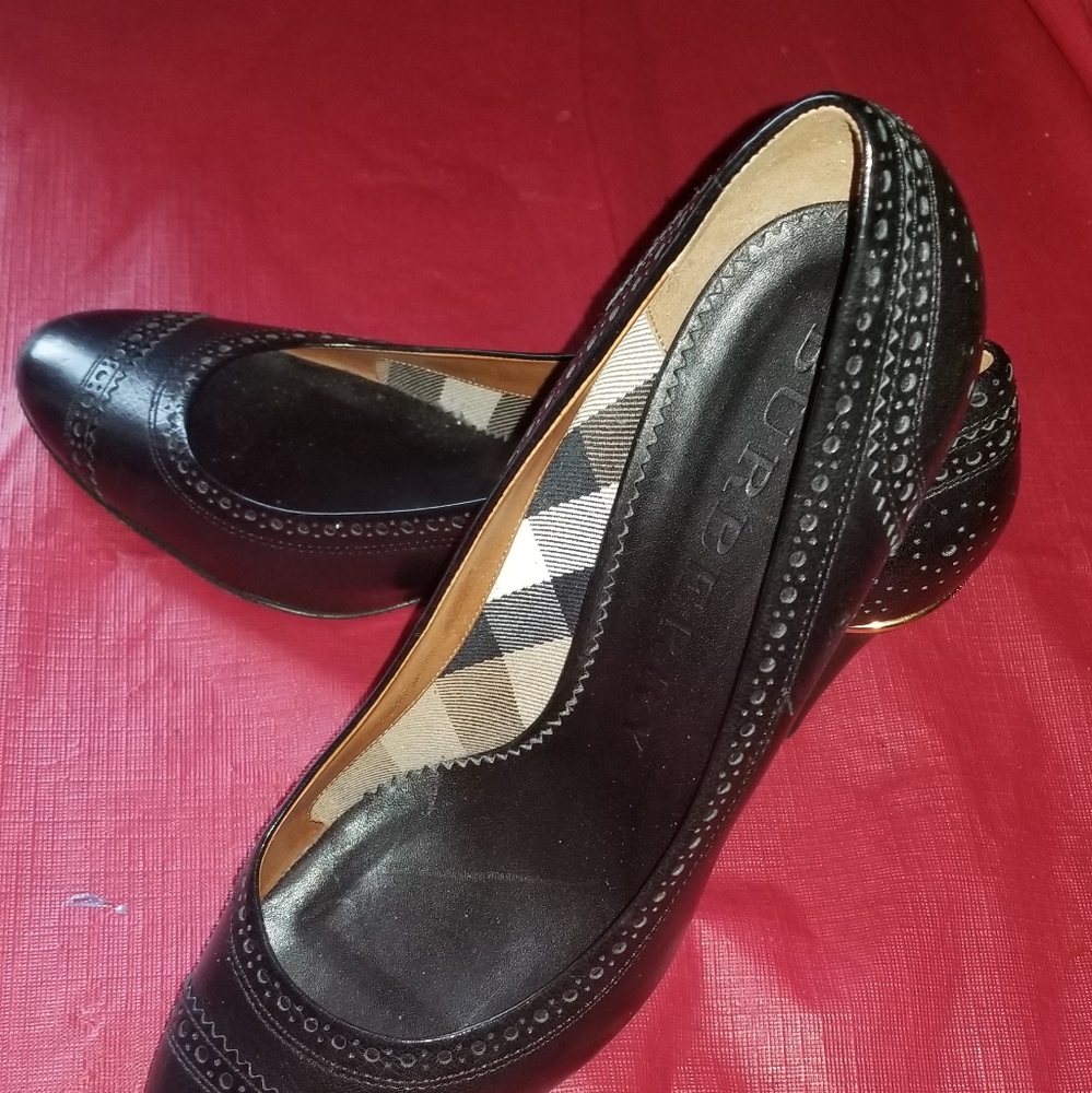 Shoes - Picture 3 of 8